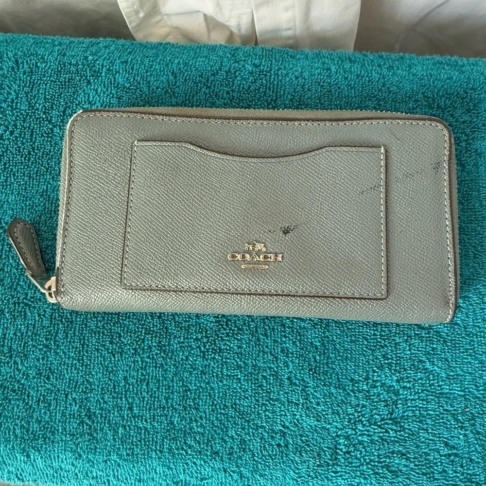 COACH Women's Crossgrain Leather Accordion Zip Wallet Gray With Green Interior